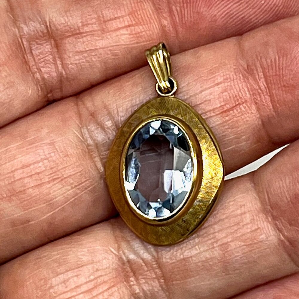 Estate Find! Blue Topaz 9kt Gold Designer Signed K&L Vintage Pendant - Picture 7 of 8
